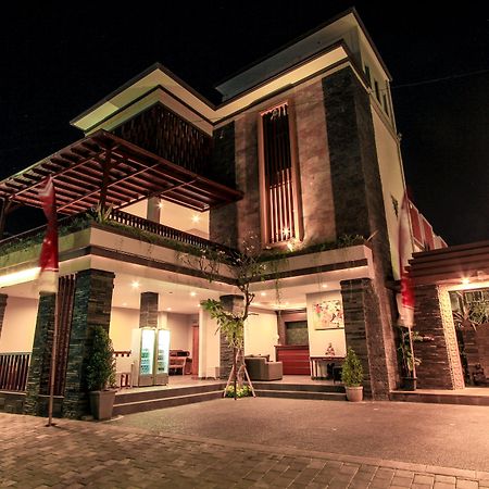 Transera Kamini Legian Hotel Exterior foto