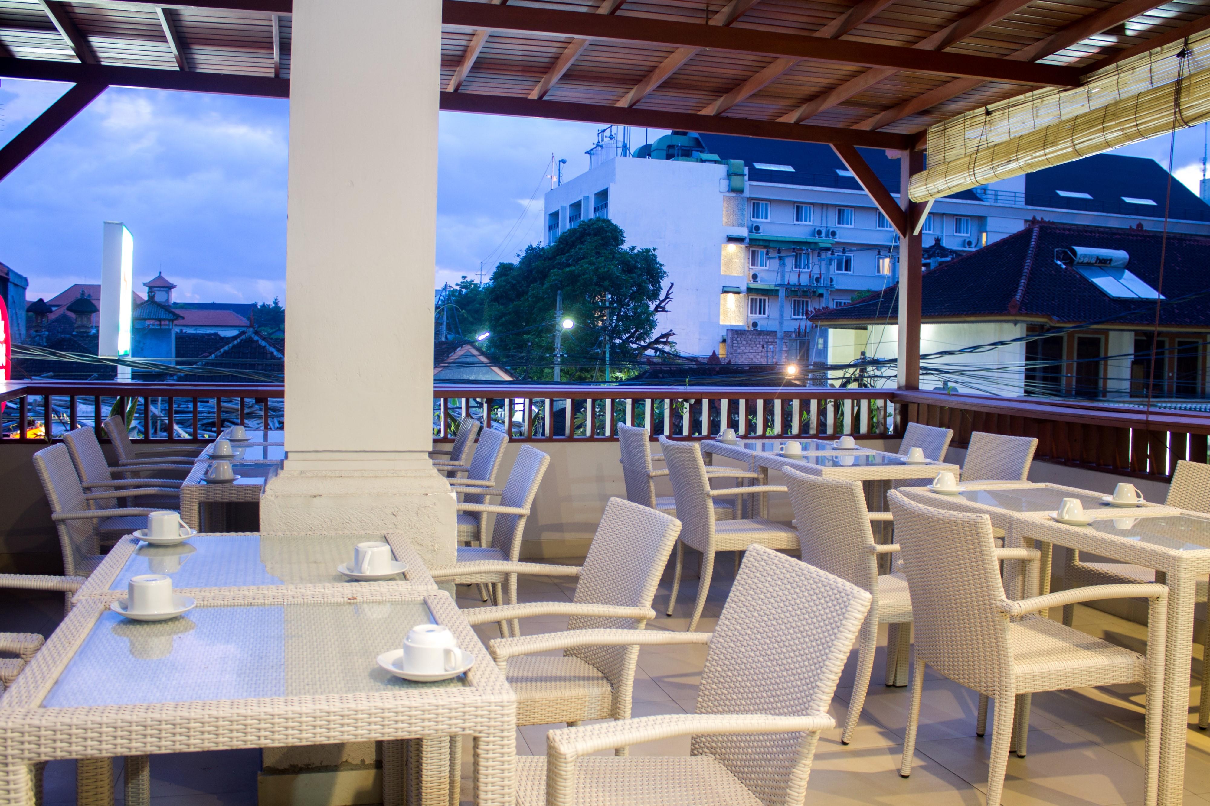 Transera Kamini Legian Hotel Exterior foto