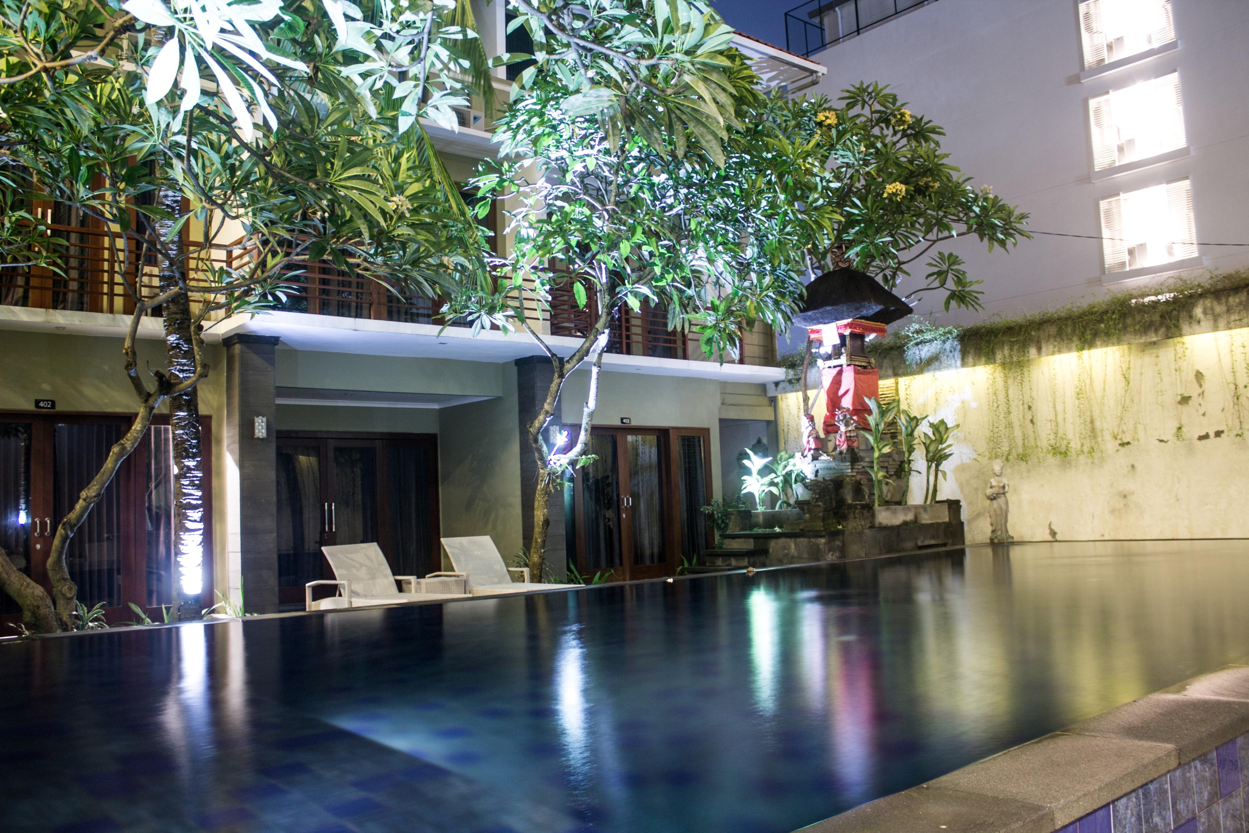 Transera Kamini Legian Hotel Exterior foto