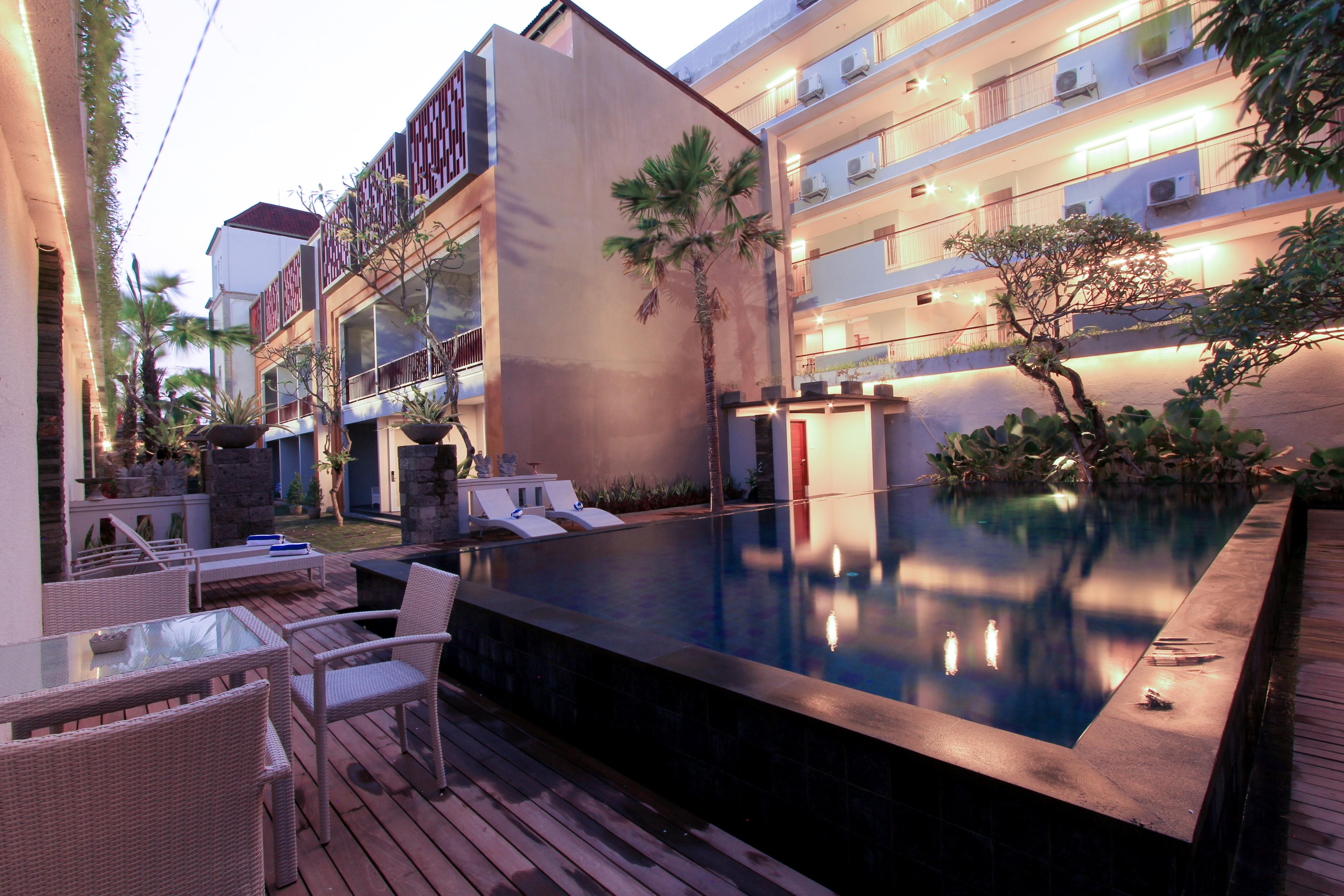 Transera Kamini Legian Hotel Exterior foto