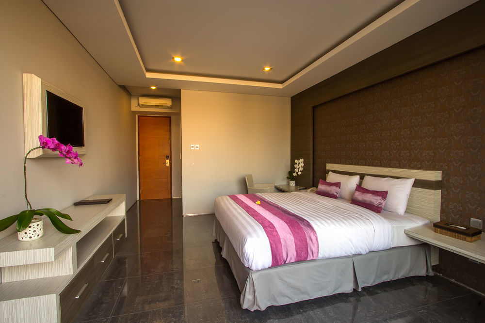 Transera Kamini Legian Hotel Exterior foto
