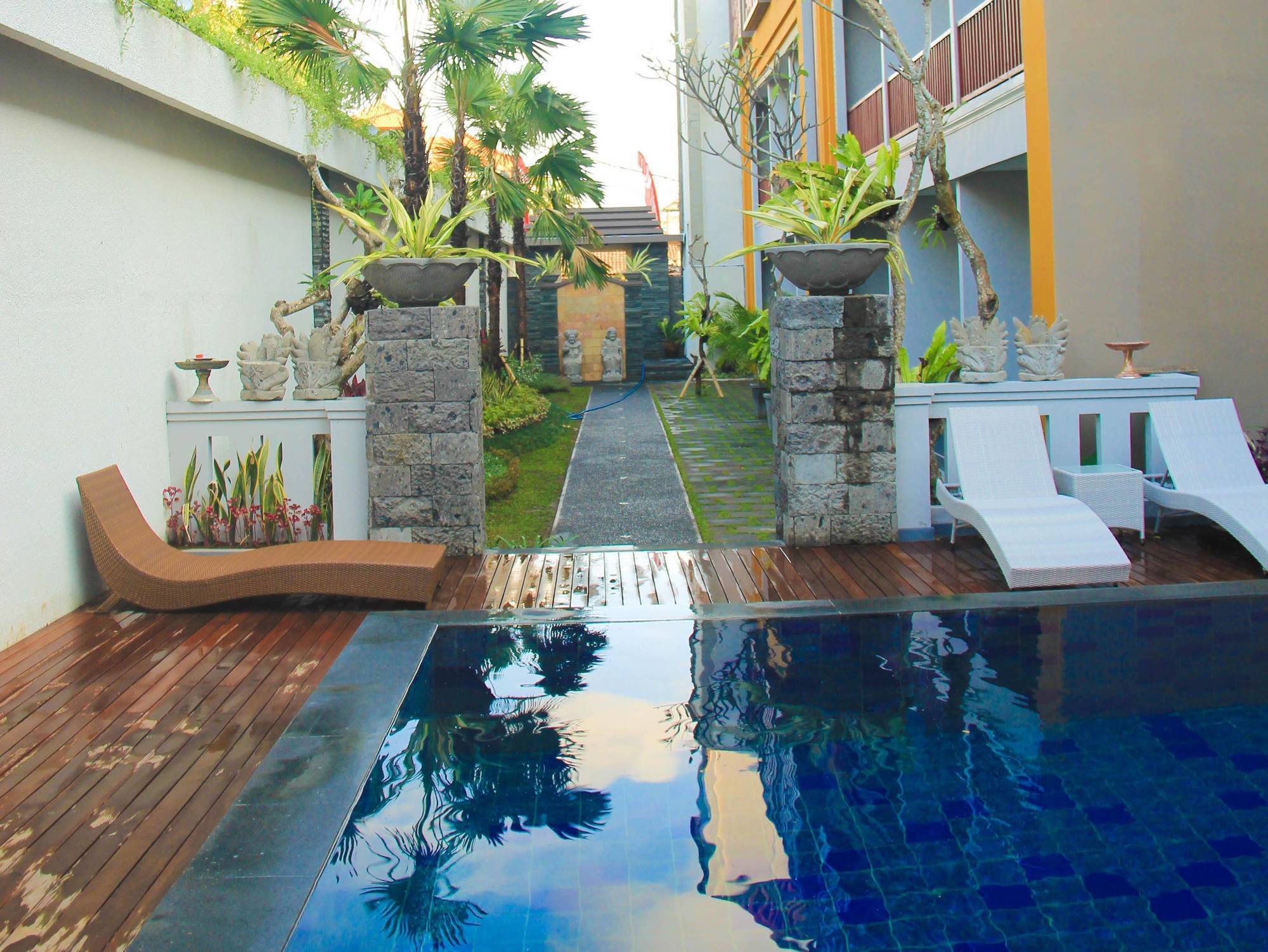 Transera Kamini Legian Hotel Exterior foto
