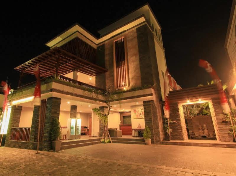 Transera Kamini Legian Hotel Exterior foto