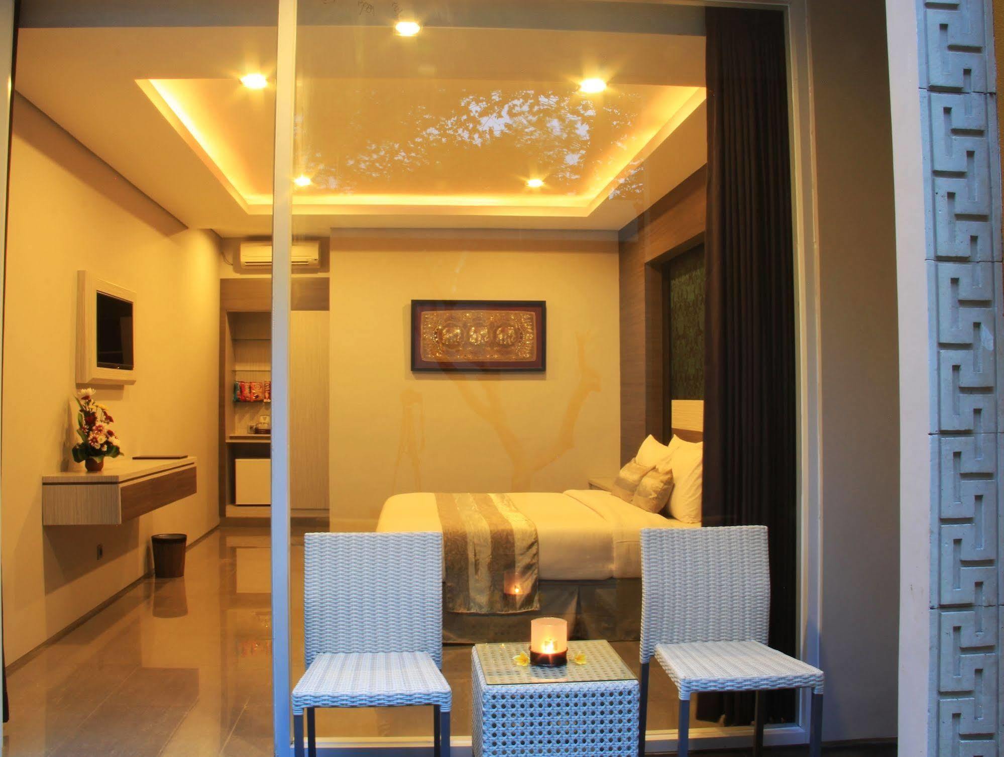 Transera Kamini Legian Hotel Exterior foto