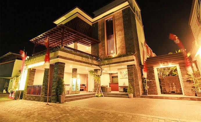 Transera Kamini Legian Hotel Exterior foto